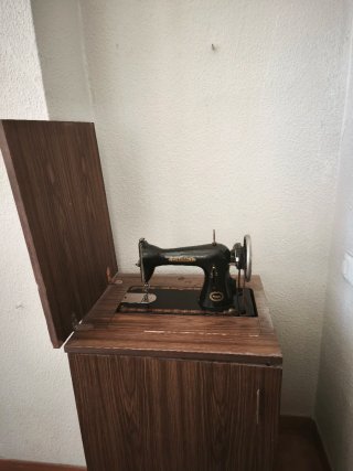 Máquina de coser antigua