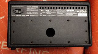 Amplificador Fender con efectos y conexión para PC