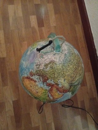 Globo terráqueo iluminado