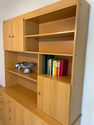 Mueble de salón madera y cristal