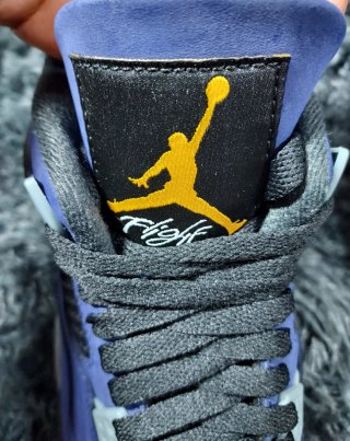 Jordan 4 Retro Morado Negro