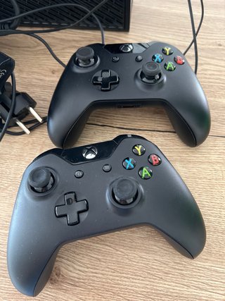 Xbox One 500GB con 2 Mandos auriculares
