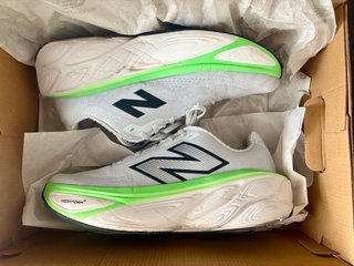 Scarpe da corsa originali New  Balance taglia 45