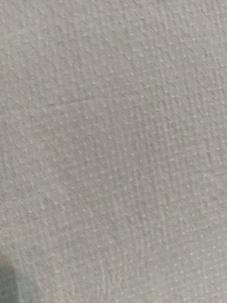 Blusa blanca manga larga con encaje de viscosa.