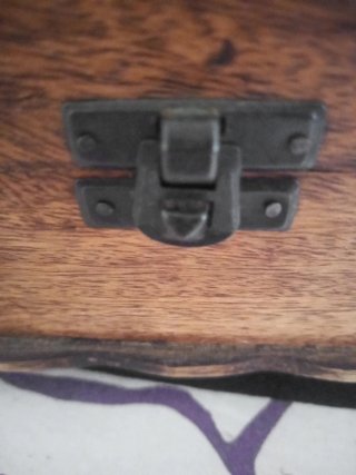Cofre de madera decorado