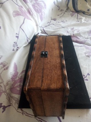 Cofre de madera decorado