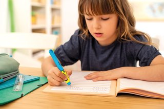 Pelikan pluma ergonómica para niños principiantes