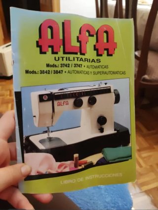 Máquina de coser Alfa