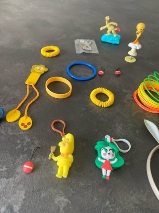16 giochi assortiti per bambini