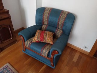 Conjunto de sofás de tela y madera