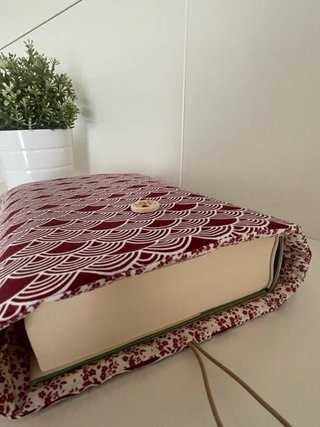 Funda para libro con diseño de olas