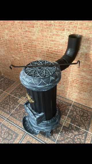 Estufa de forja antigua