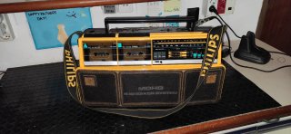 Radio Cassette Philips D8304 Bombox con Bluetooth