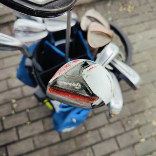 Set de Golf Titleist y TaylorMade