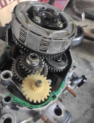 Piezas de moto: Embrague y engranajes