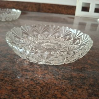 3 platos de cristal pequeños