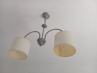 Dos lámpara de techo beige y gris