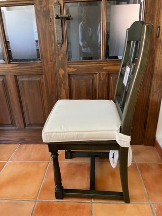 Sei sedie in legno massello con cuscini