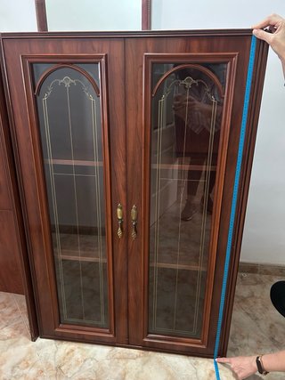 Vitrina de salón madera y cristal