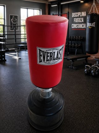 Saco de boxeo Everlast con base