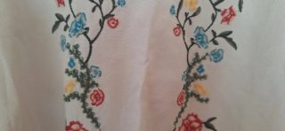Blusa Zara bordada manga acampanada