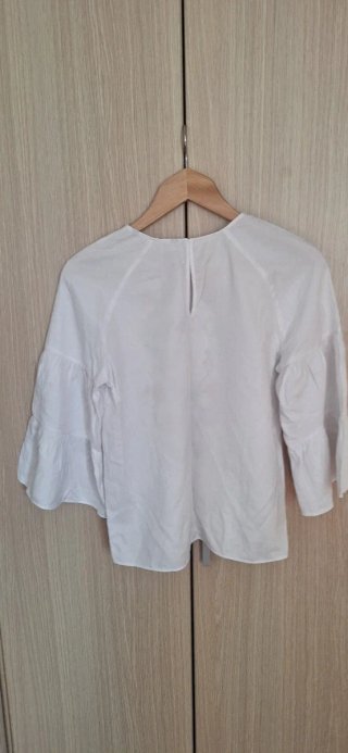 Blusa Zara bordada manga acampanada