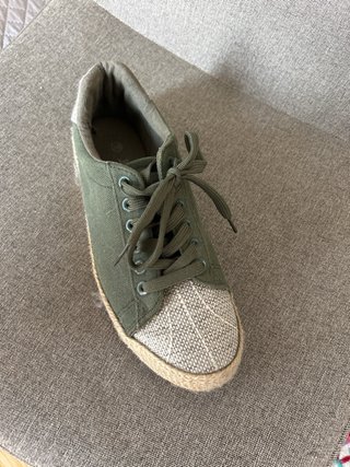 Zapatillas lona verde y beige
