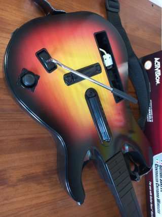 Guitarra Inalámbrica Guitar Hero para Nintendo Wii