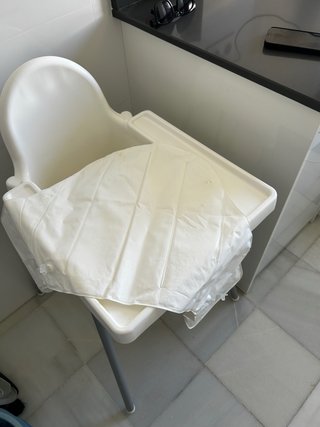 Trona Ikea con reductor y funda