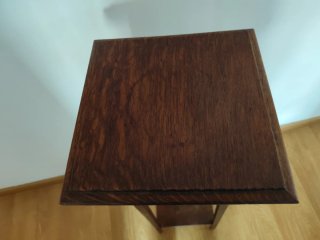 Mesita auxiliar de madera