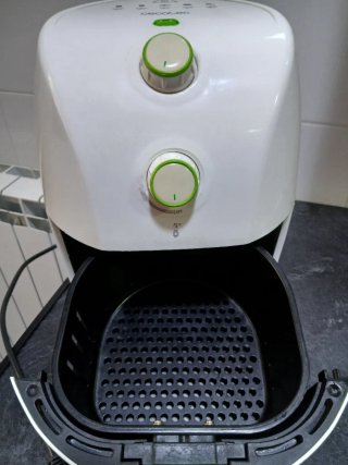 Freidora de aire Cecotec blanca
