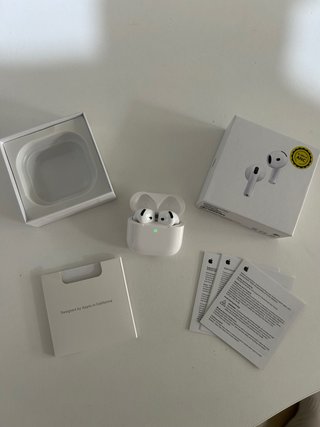 Airpods 4ª Gen ANC Cuffie Apple Bianche