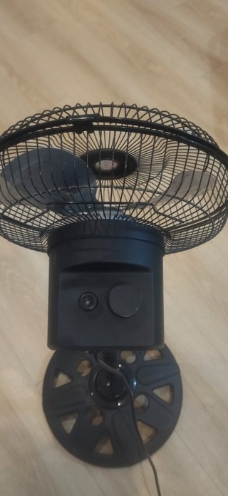 Ventilador de pie negro