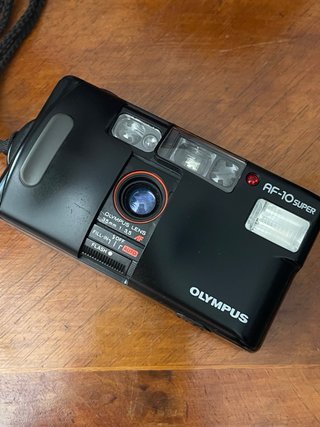 Olympus AF-10 Super Cámara Compacta