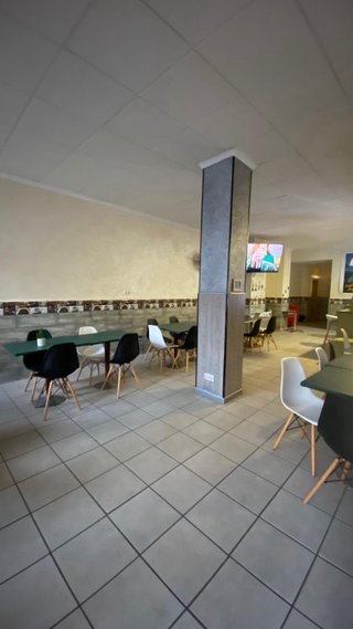 Se traspasa acogedor restaurante–cafetería
