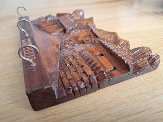 Llavero cuadro madera relieve Honduras artesano