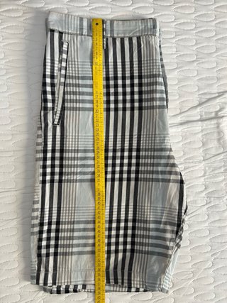 Bermuda Volcom cuadros talla 36