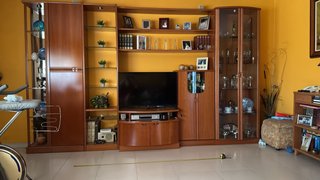 Mueble de salón madera y cristal