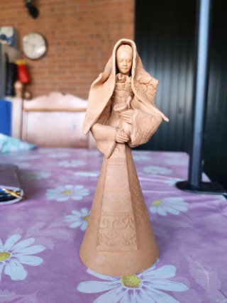 Statuina terracotta sarda donna con anfora