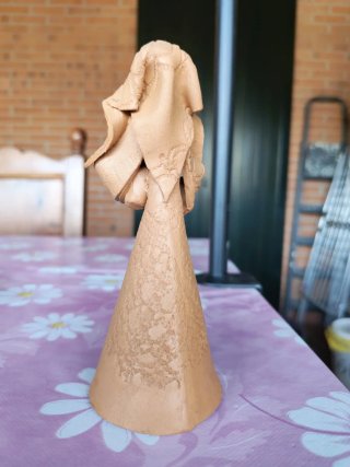 Statuina terracotta sarda donna con anfora