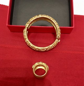 Conjunto CH: Pulsera y Anillo Oro