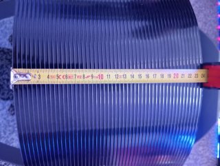 Lámpara de techo negra y dorada