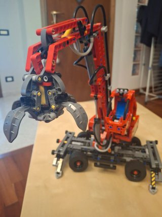 Lego Technic 42144 Escavatore