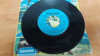 Vinilo Marco y mi mono amedio,infantil Danone Phil