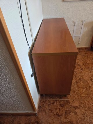 Cómoda de madera con 8 cajones