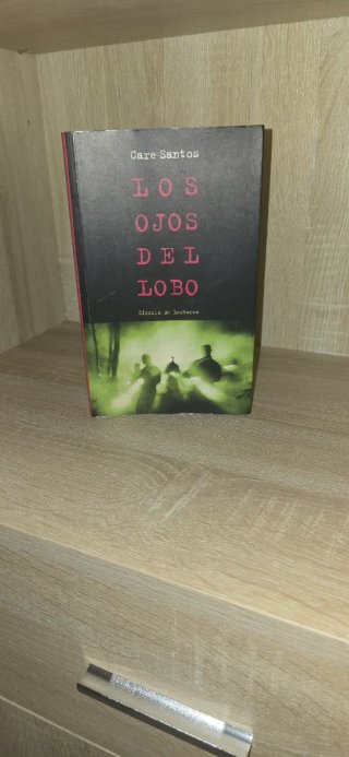 Los ojos del lobo [Spanish]