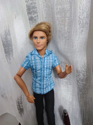 Bambola Ken Barbie interattiva