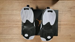 Scarpe Jordan Nere e Bianche