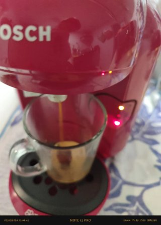 Cafetera Bosch Tassimo Roja