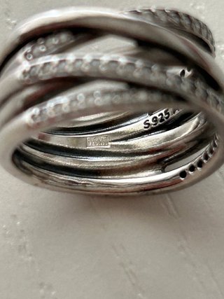 Anillo de plata entrelazado Pandora